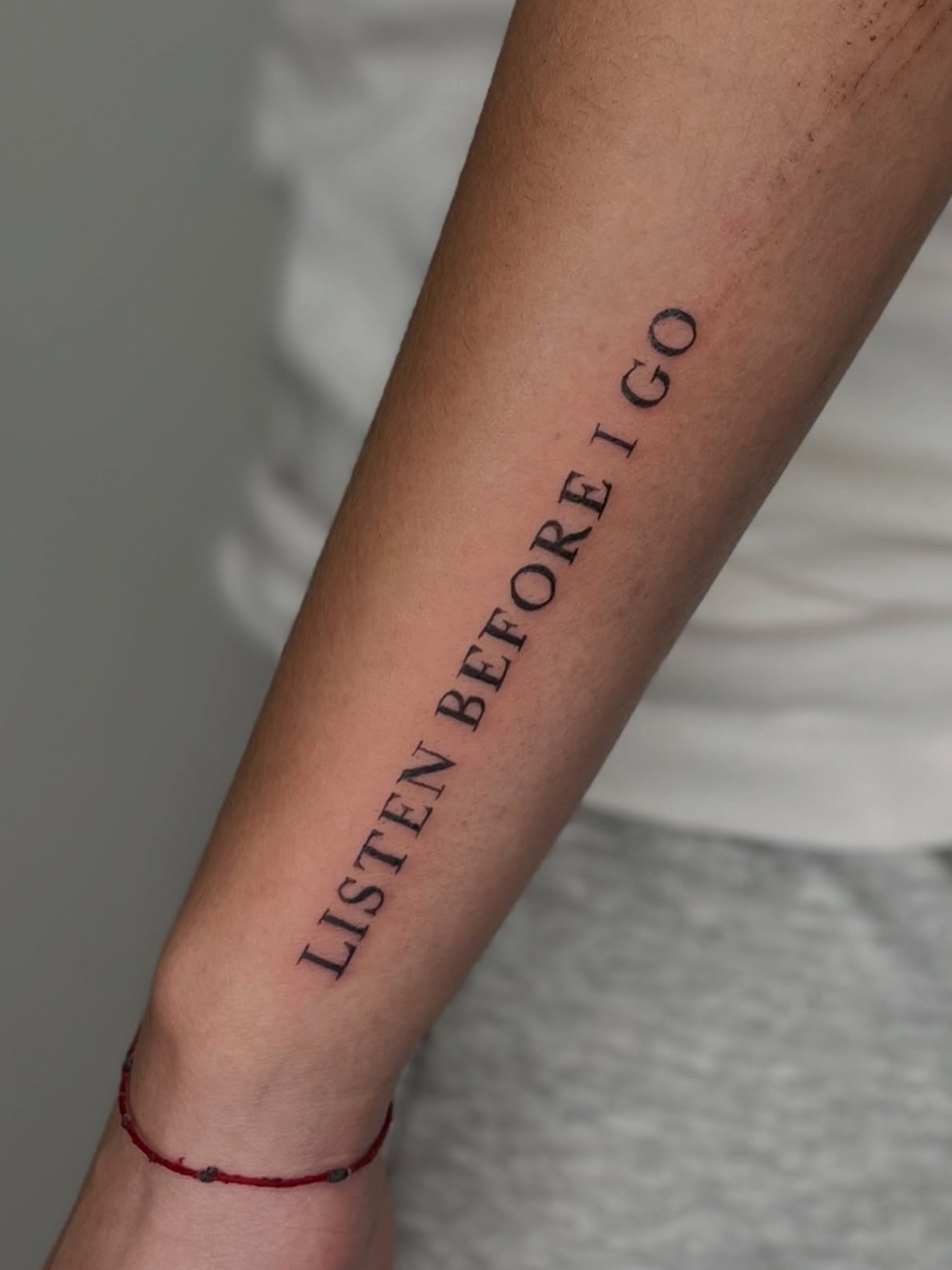 Tatouage lettrage sur avant-bras par Moonchild